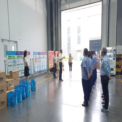 市總工會為泰隆一線職工“送清涼”